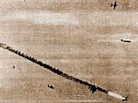 1943 21 maggio - Villacidro - B25 USA "Question Mark" nel momento in cui è abbattuto sui cieli di Trunconi