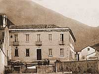 Municipio - A sinistra antico convento - A destra Caserma Carabinieri